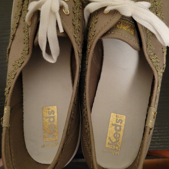 Keds - Picture 2 of 5